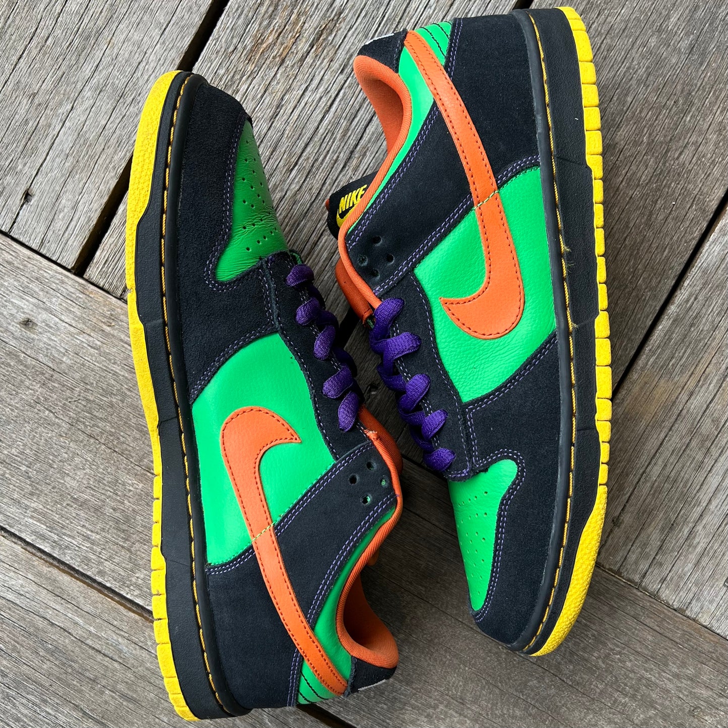 Nike SB Dunk Low Green Spark Halloween Size 10.5