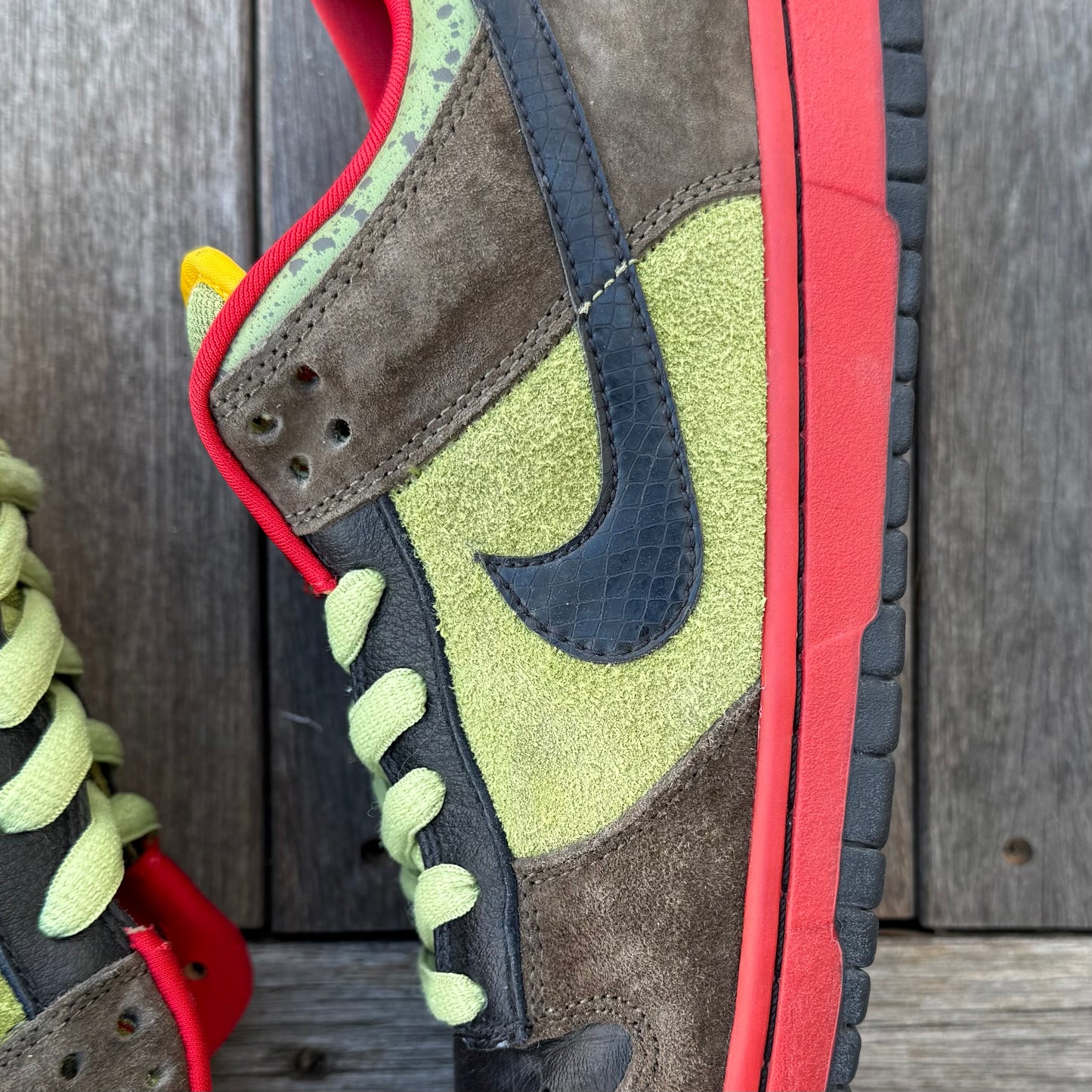 Nike SB Dunk Low Asparagus Size 10.5