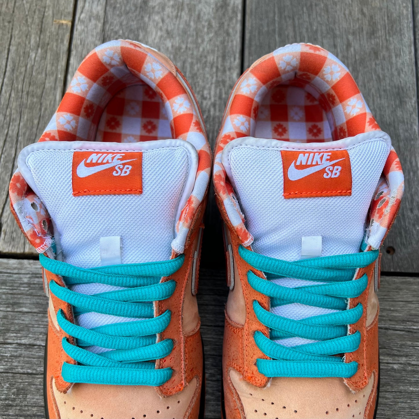 Nike SB Dunk Low Orange Lobster Size 9.5