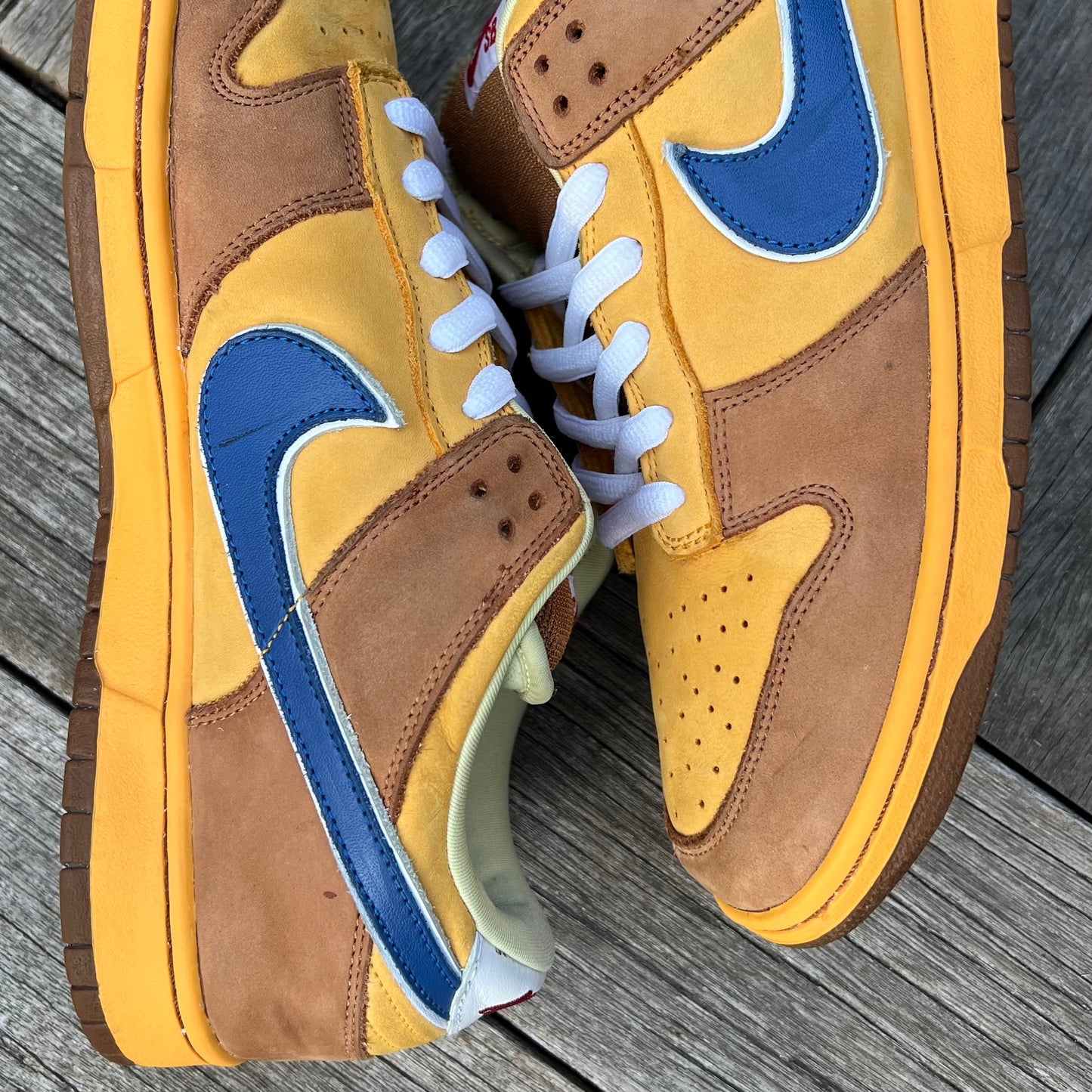 Nike SB Dunk Low Newcastle Brown Ale Size 13