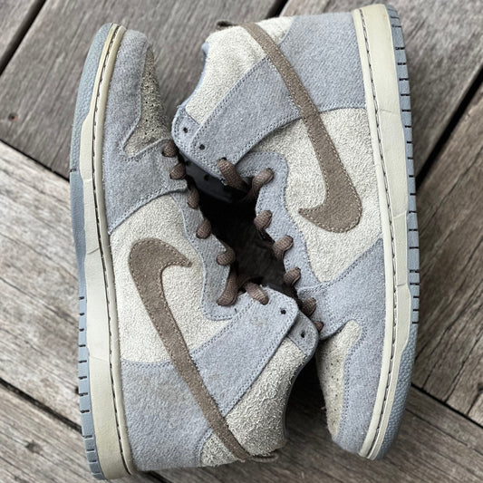 Nike SB Dunk High TaunTaun Size 10