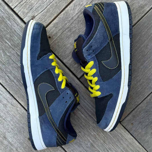 Nike SB Dunk Low Midnight Navy Volt Size 9