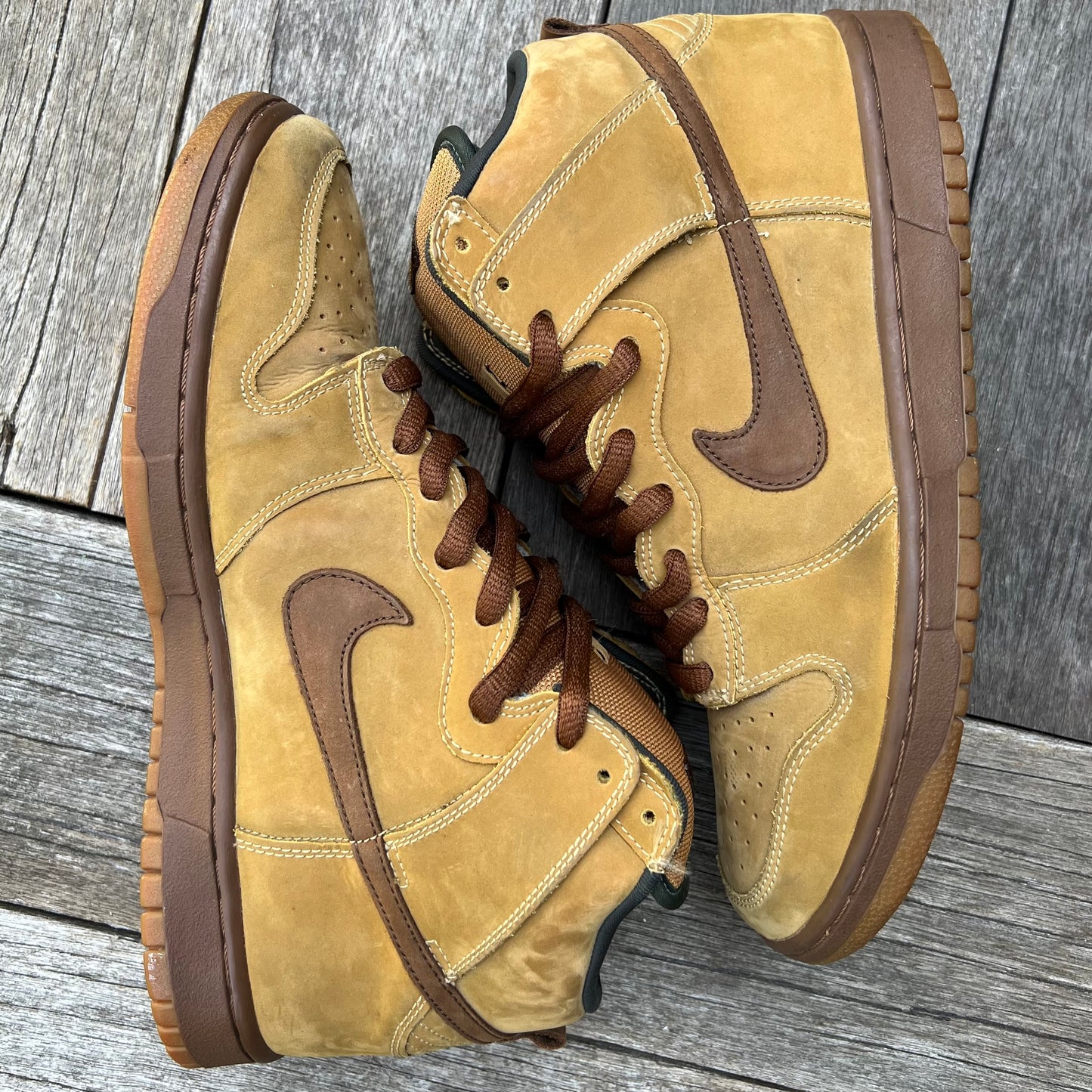 Nike SB Dunk High Wheat Size 10