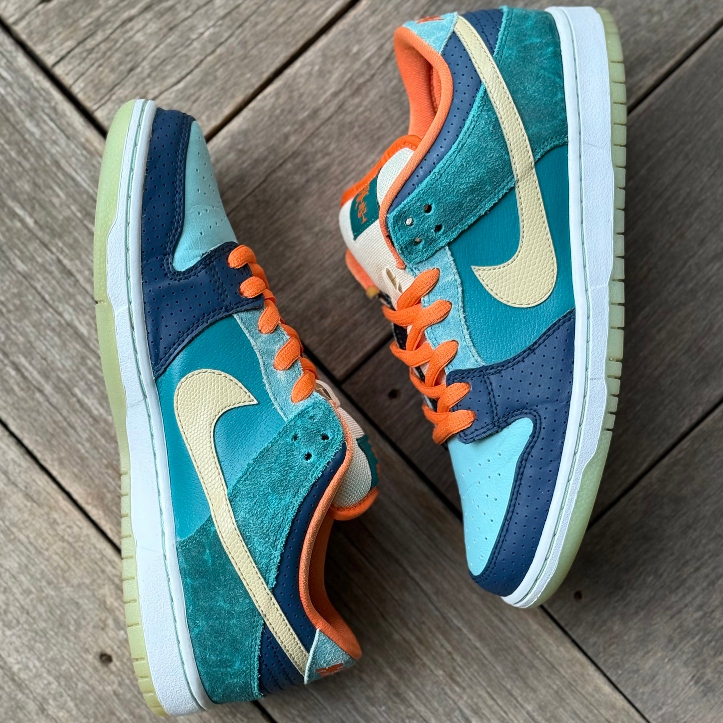 Nike SB Dunk Low MIA Skateshop Size 9.5
