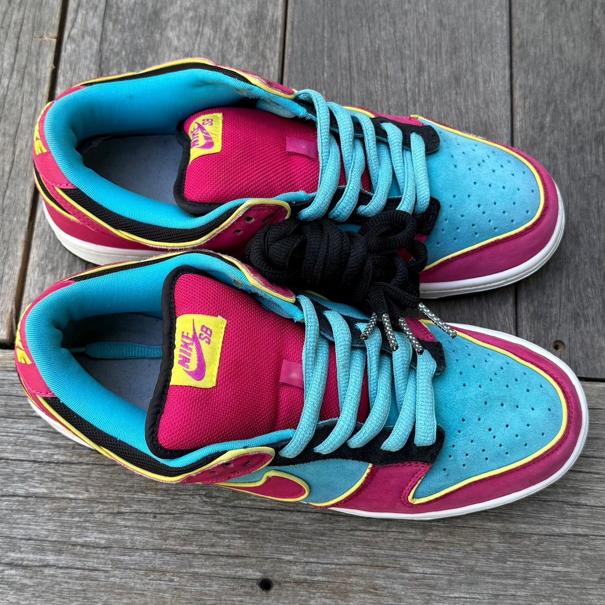 Nike SB Dunk Low Miss PacMan Size 9
