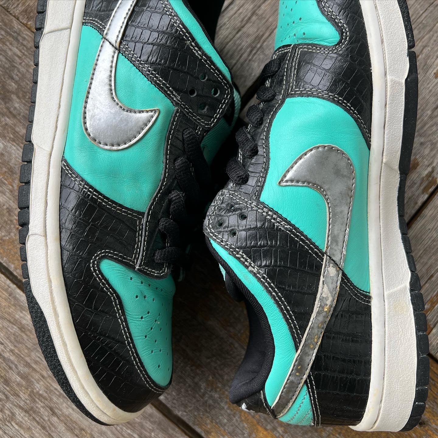 Nike SB Dunk Low Tiffany Diamond Size 9.5