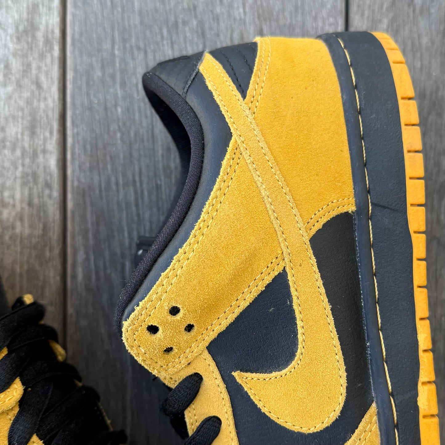 Nike SB Dunk Low Iowa Size 9.5