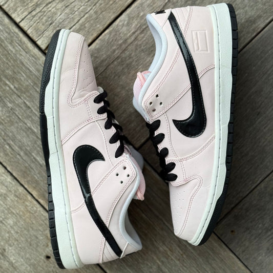 Nike SB Dunk Low Pink Box Size 9.5