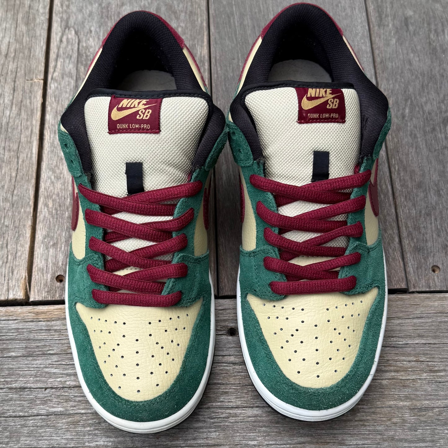 Nike SB Dunk Low Jameson Vegas Gold Size 9.5