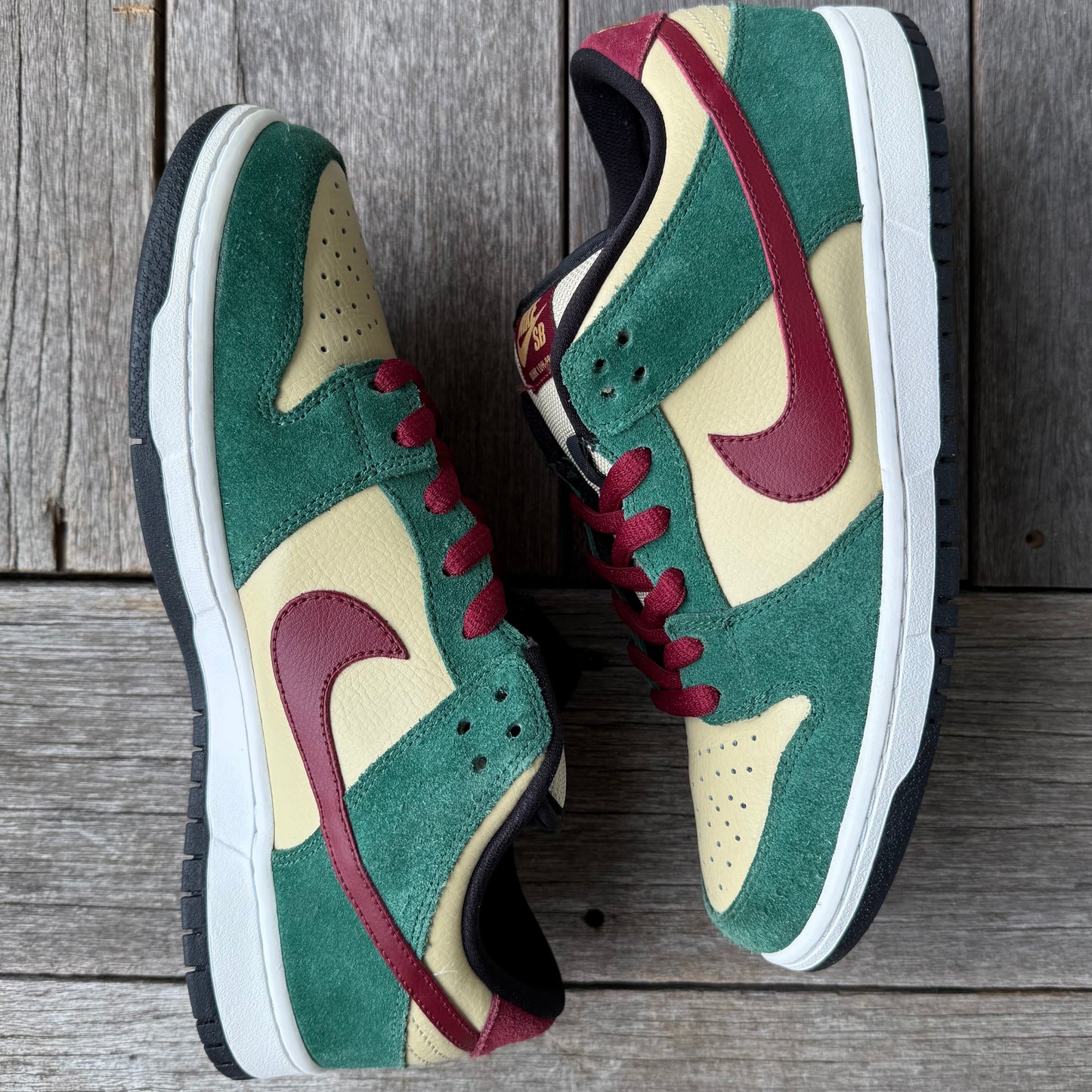 Nike SB Dunk Low Jameson Vegas Gold Size 9.5