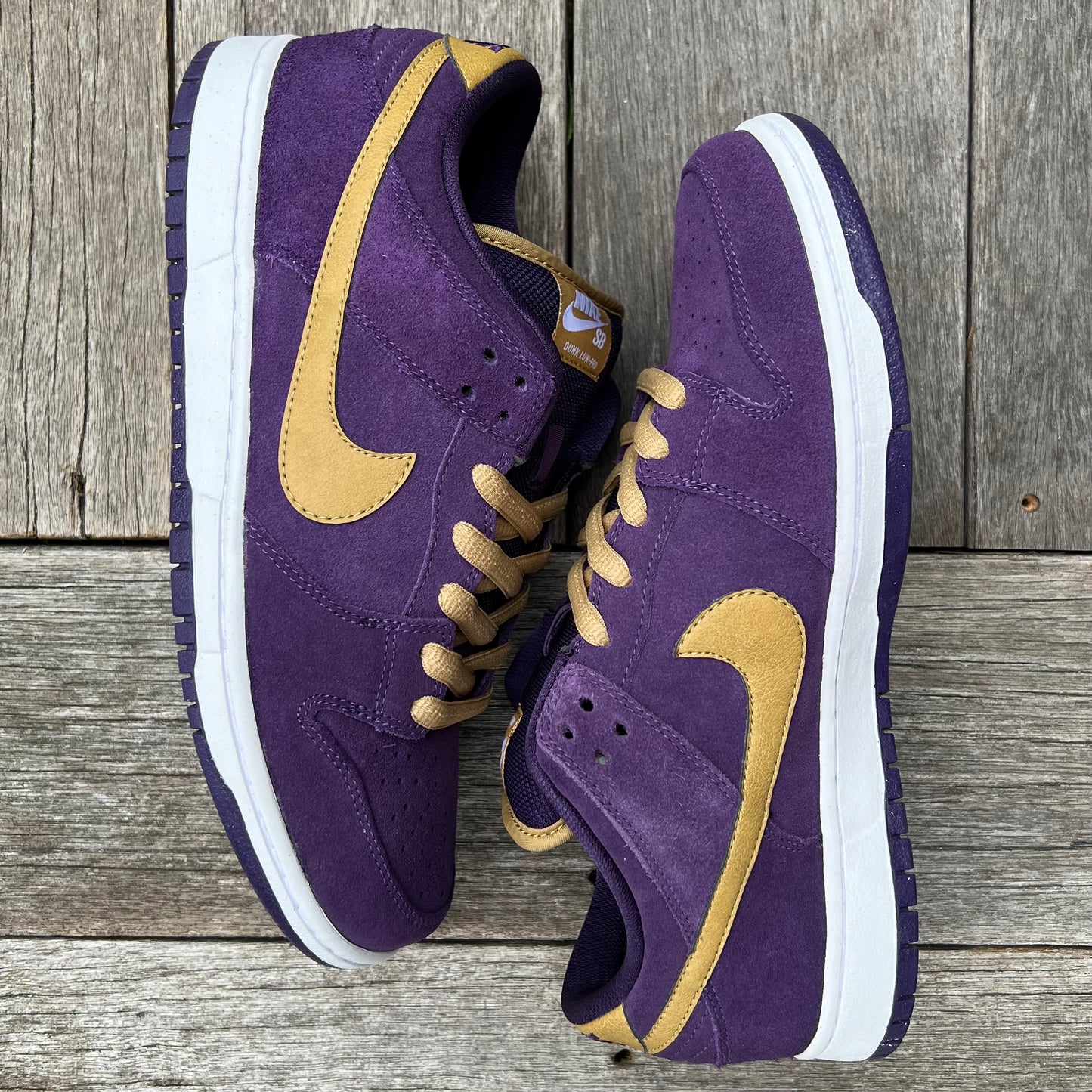 Nike SB Dunk Low Crown Royal Size 9.5