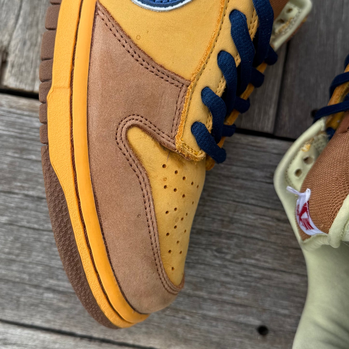 Nike SB Dunk Low Newcastle Brown Ale Size 11
