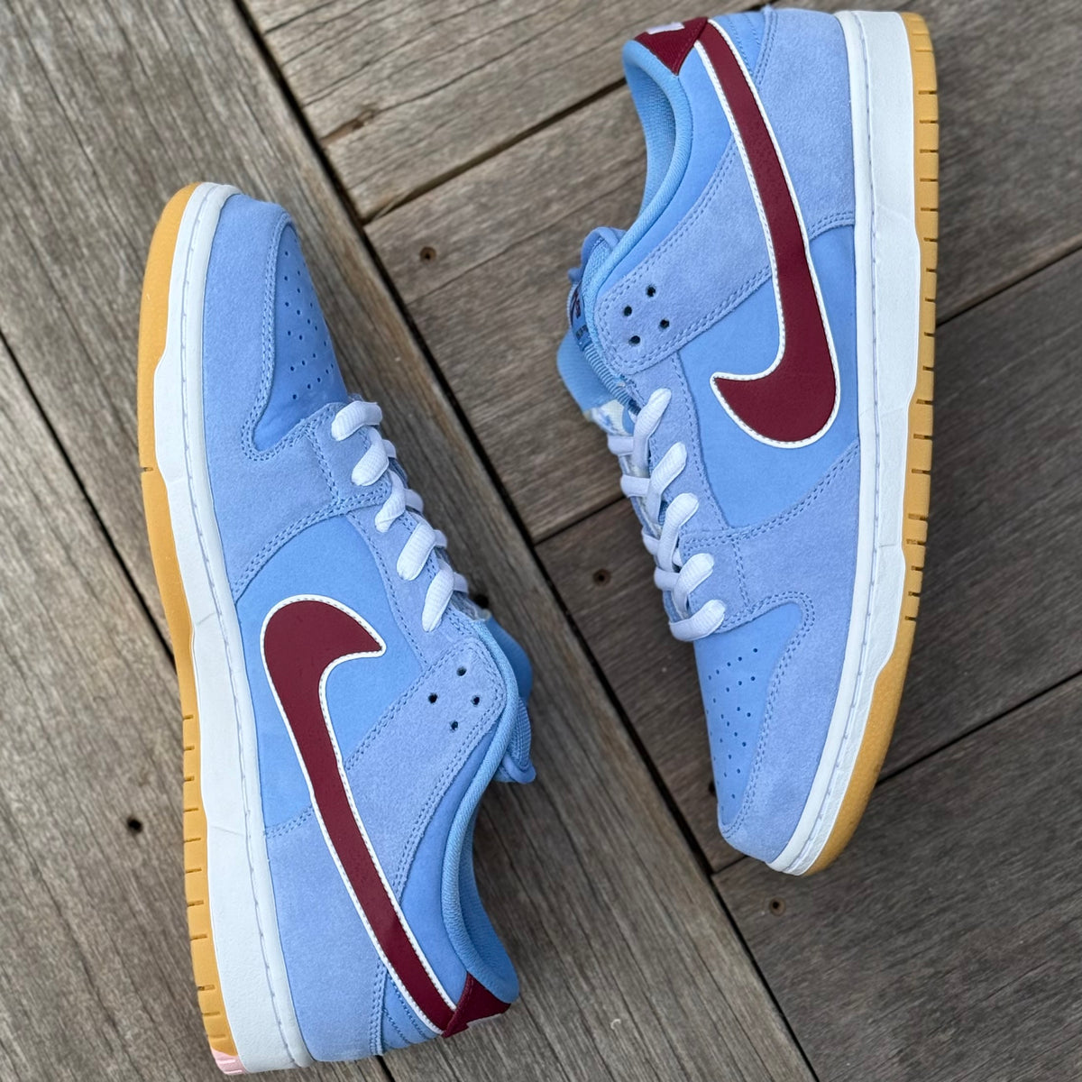 Nike SB Dunk Low Philadelphia Phillies Size 12
