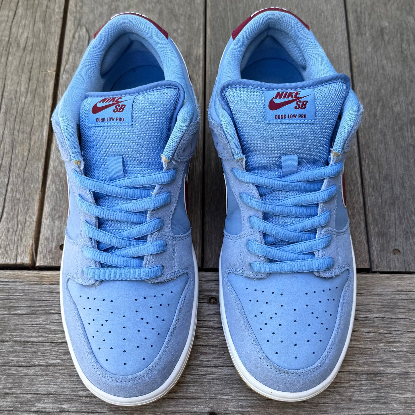 Nike SB Dunk Low Philadelphia Phillies Size 11