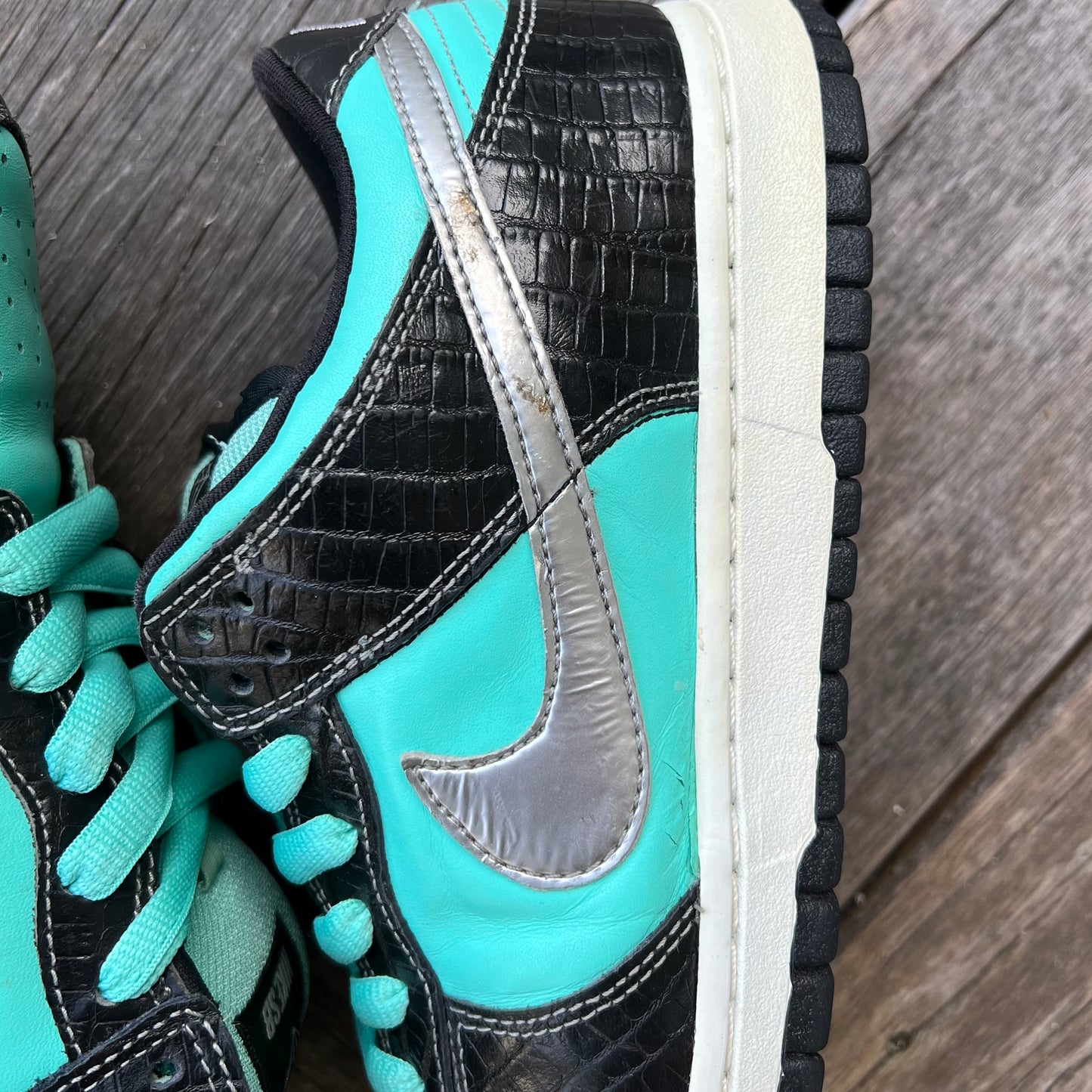 Nike SB Dunk Low Tiffany Diamond Size 9