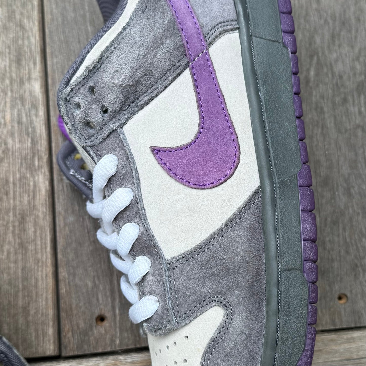Nike SB Dunk Low Purple Pigeon Size 9.5