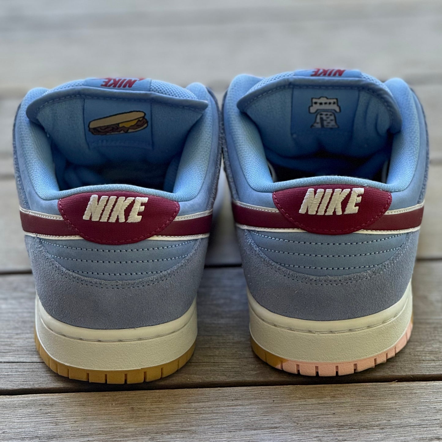Nike SB Dunk Low Philadelphia Phillies Size 11