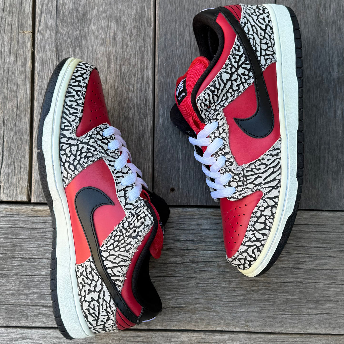 Nike SB Dunk Low Red Cement Supreme Size 9