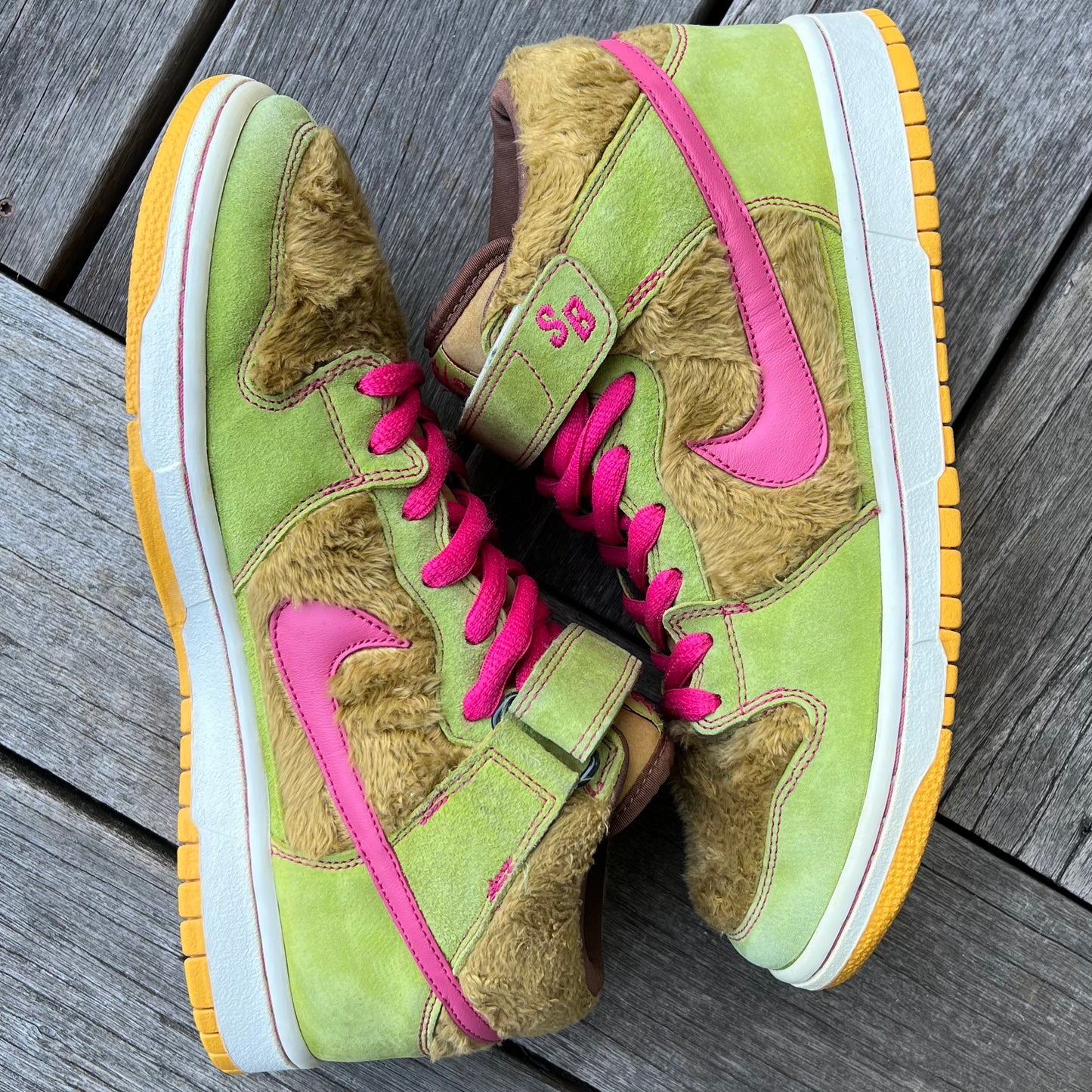 Nike SB Dunk Mid Three Bears Mama Bear Size 10