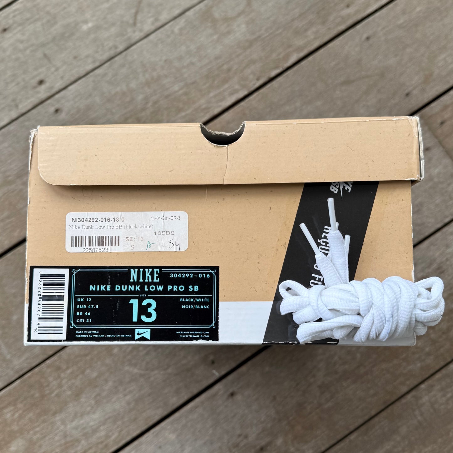 Nike SB Dunk Low Black/White Size 13