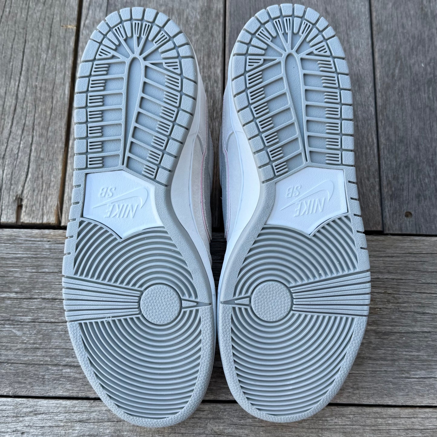 Nike SB Dunk Low Perfect Pink IW Size 11