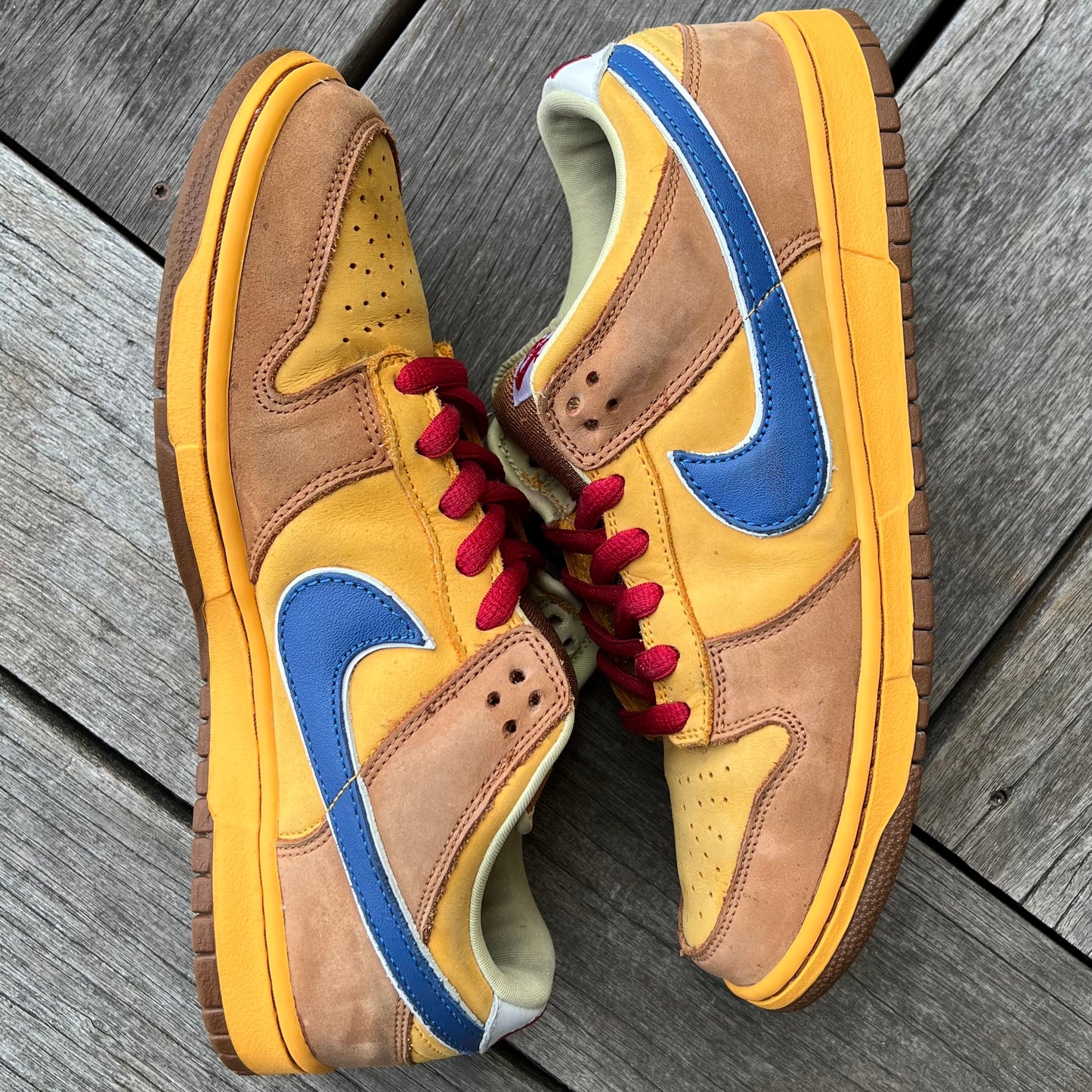 Nike SB Dunk Low Newcastle Brown Ale Size 10.5