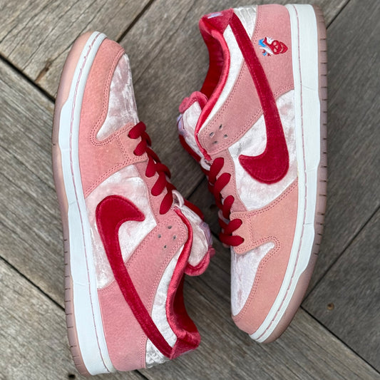 Nike SB Dunk Low Strangelove Size 9.5
