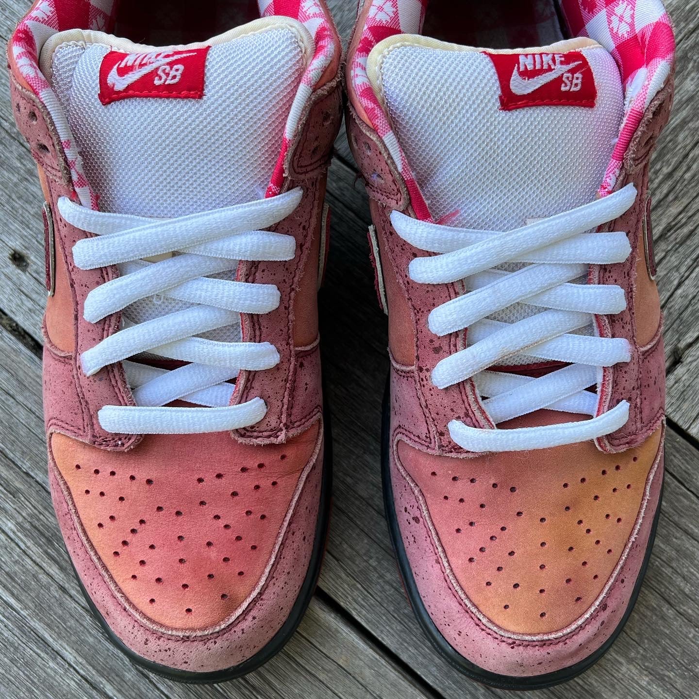 Nike SB Dunk Low Red Lobster Size 10