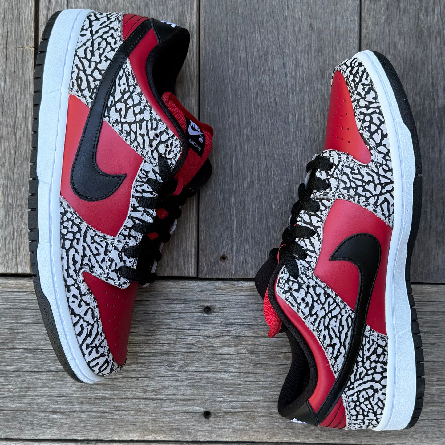 Nike SB Dunk Low Red Cement Supreme Size 9.5