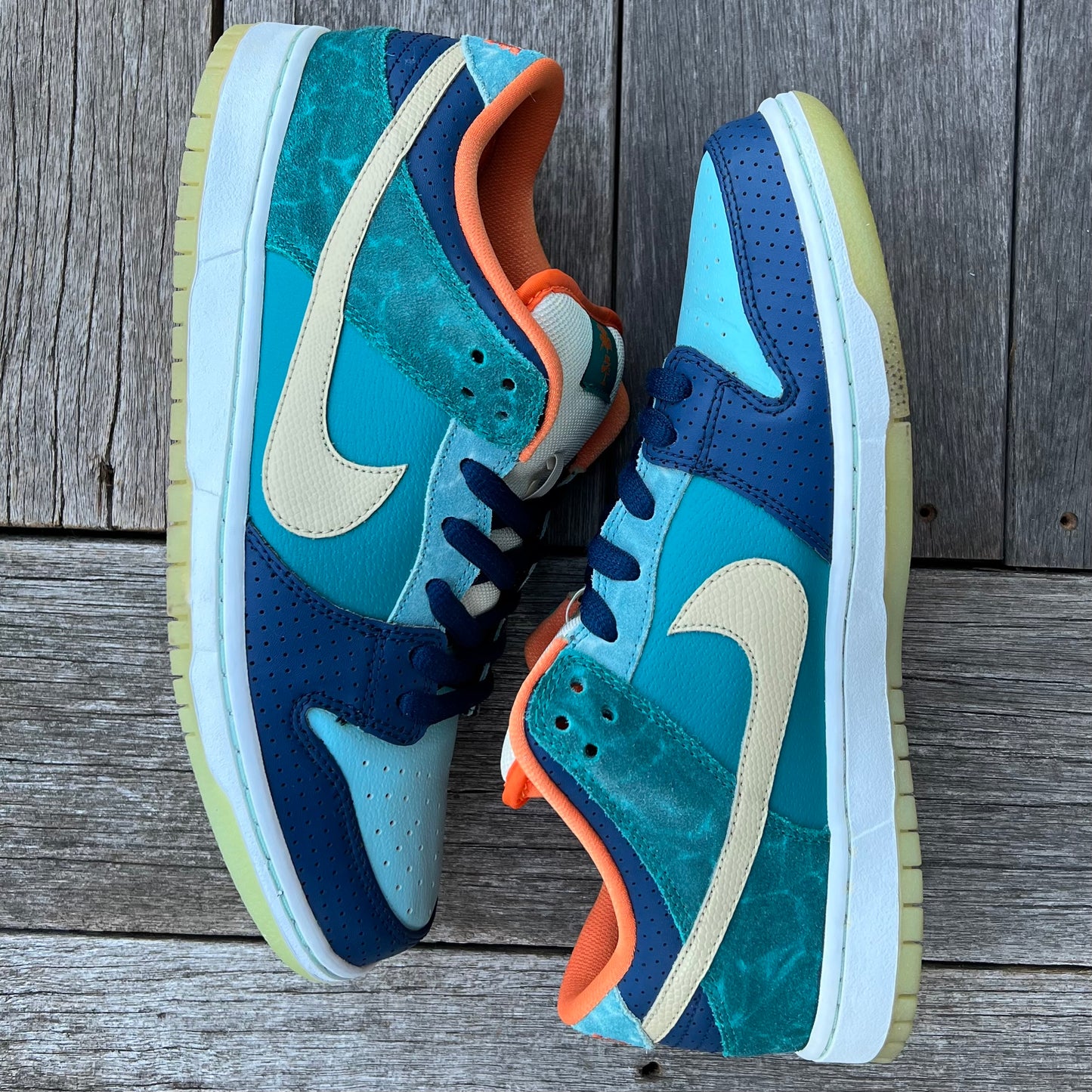 Nike SB Dunk Low MIA Skateshop Size 10.5