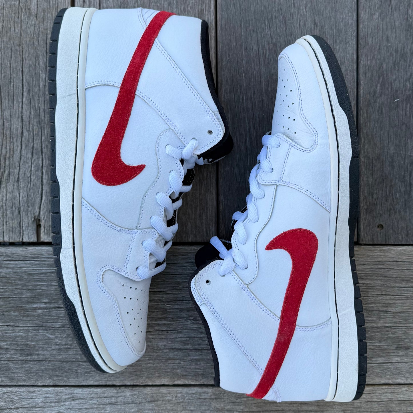 Nike SB Dunk Mid White Sport Red Black Size 13