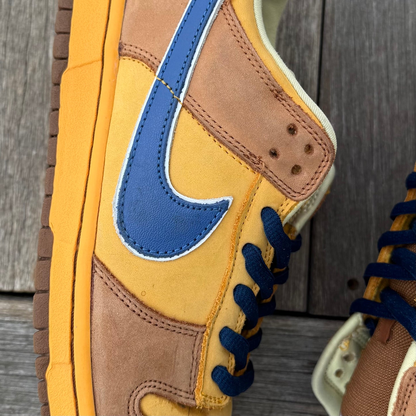 Nike SB Dunk Low Newcastle Brown Ale Size 11