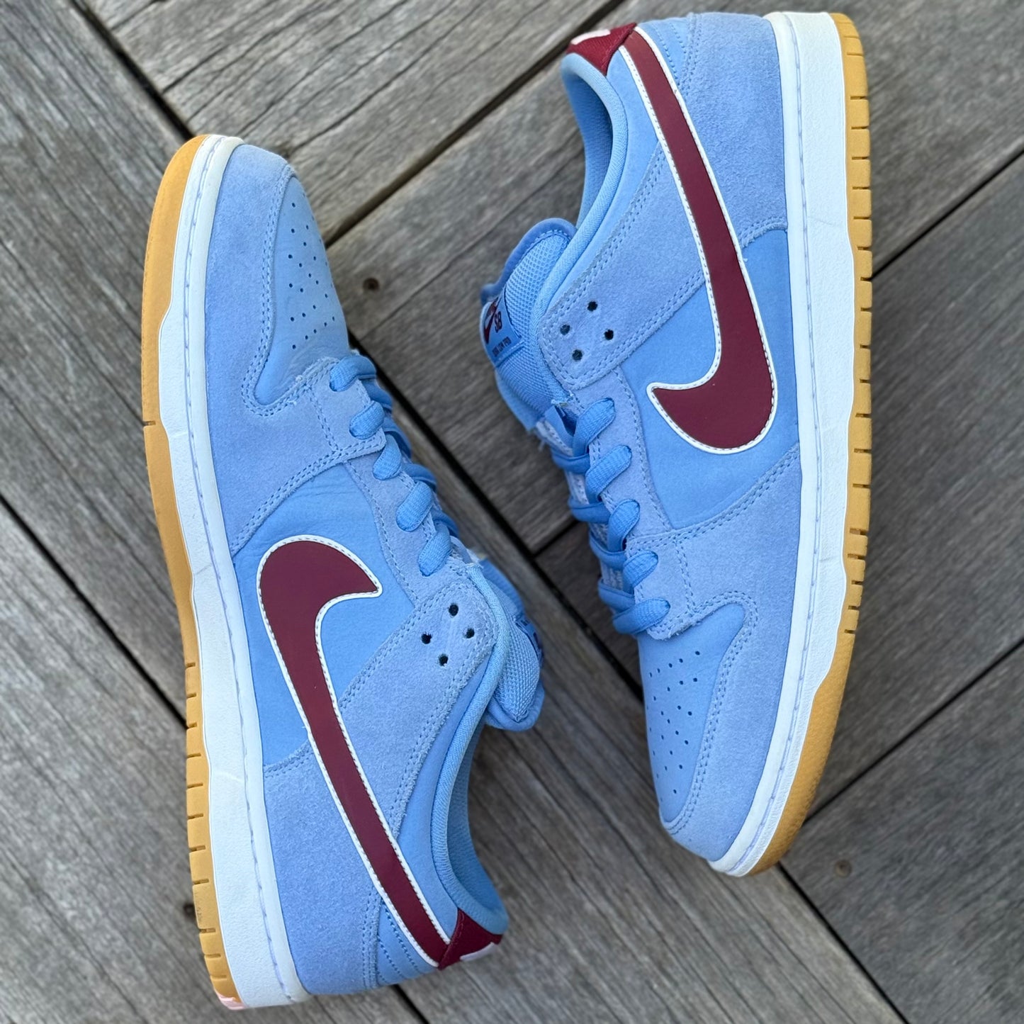 Nike SB Dunk Low Philadelphia Phillies Size 11