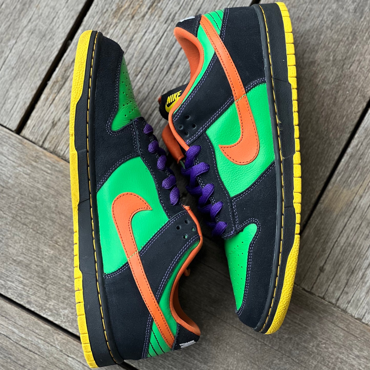 Nike SB Dunk Low Green Spark Halloween Size 10.5