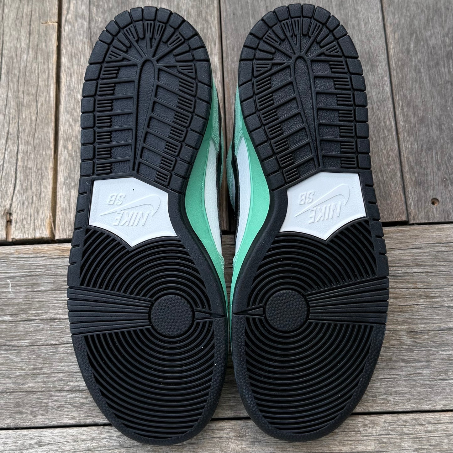 Nike SB Dunk Low Sea Crystal Size 9.5