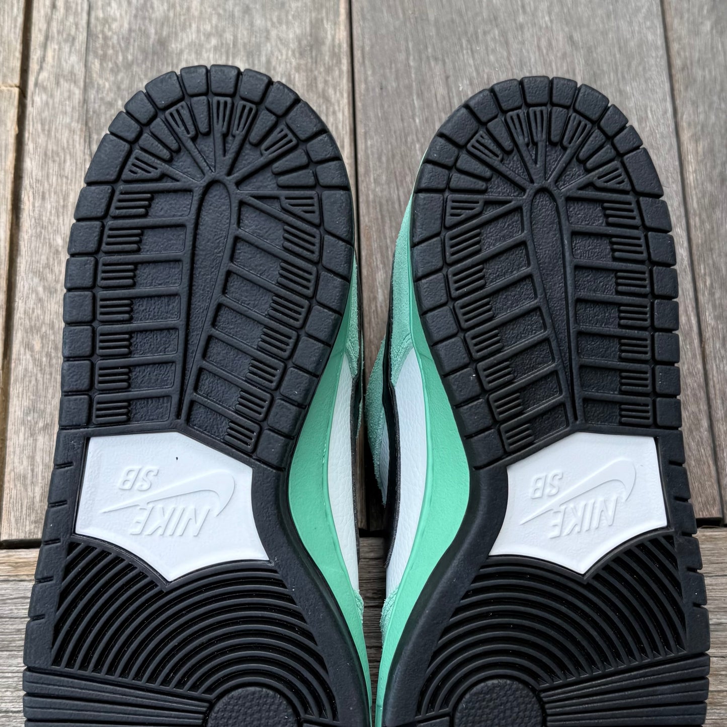 Nike SB Dunk Low Sea Crystal Size 9.5