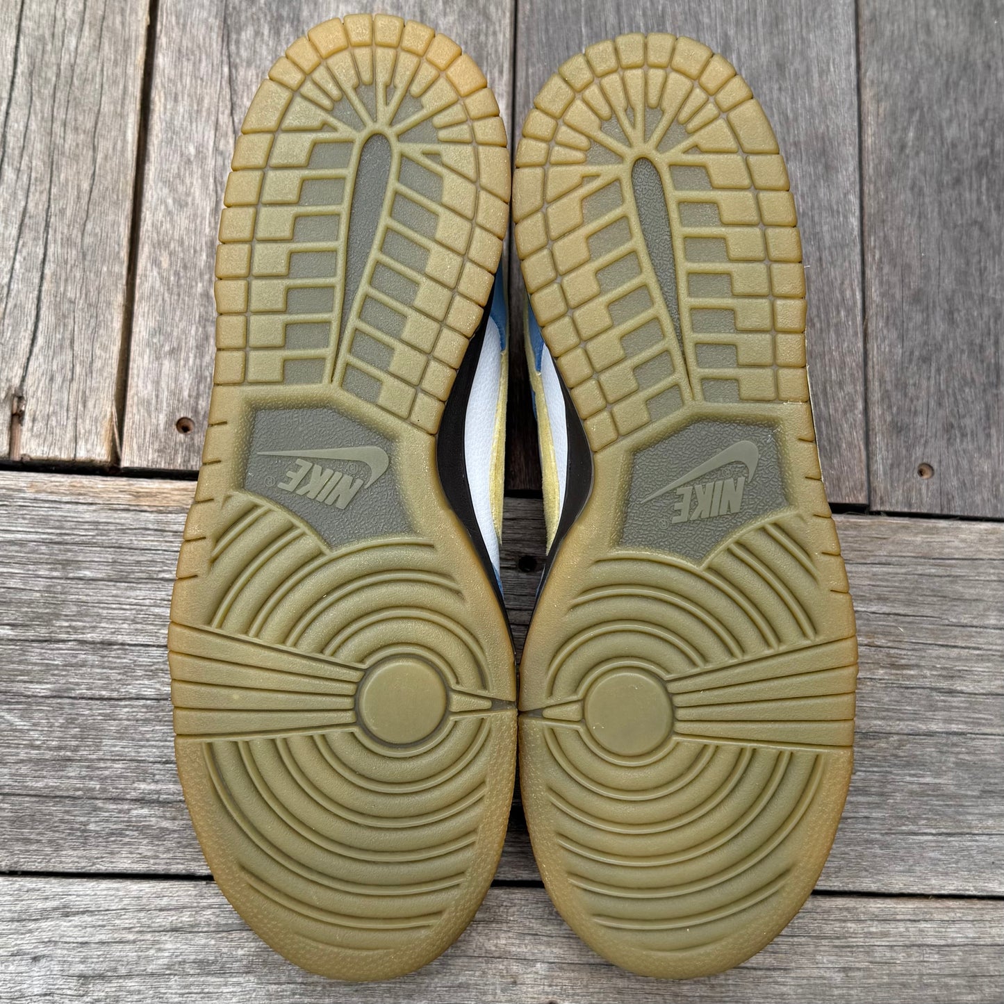 Nike SB Dunk Low Homer Simpson Size 10