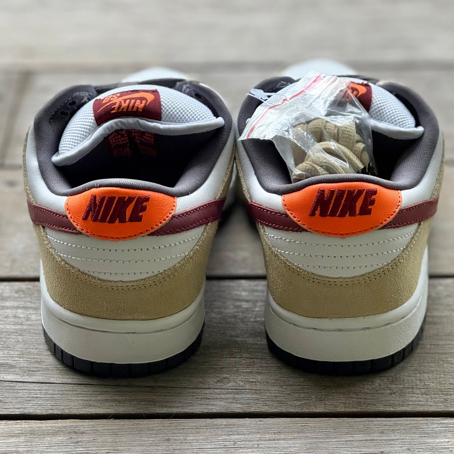 Nike SB Dunk Low Crimson Size 9.5