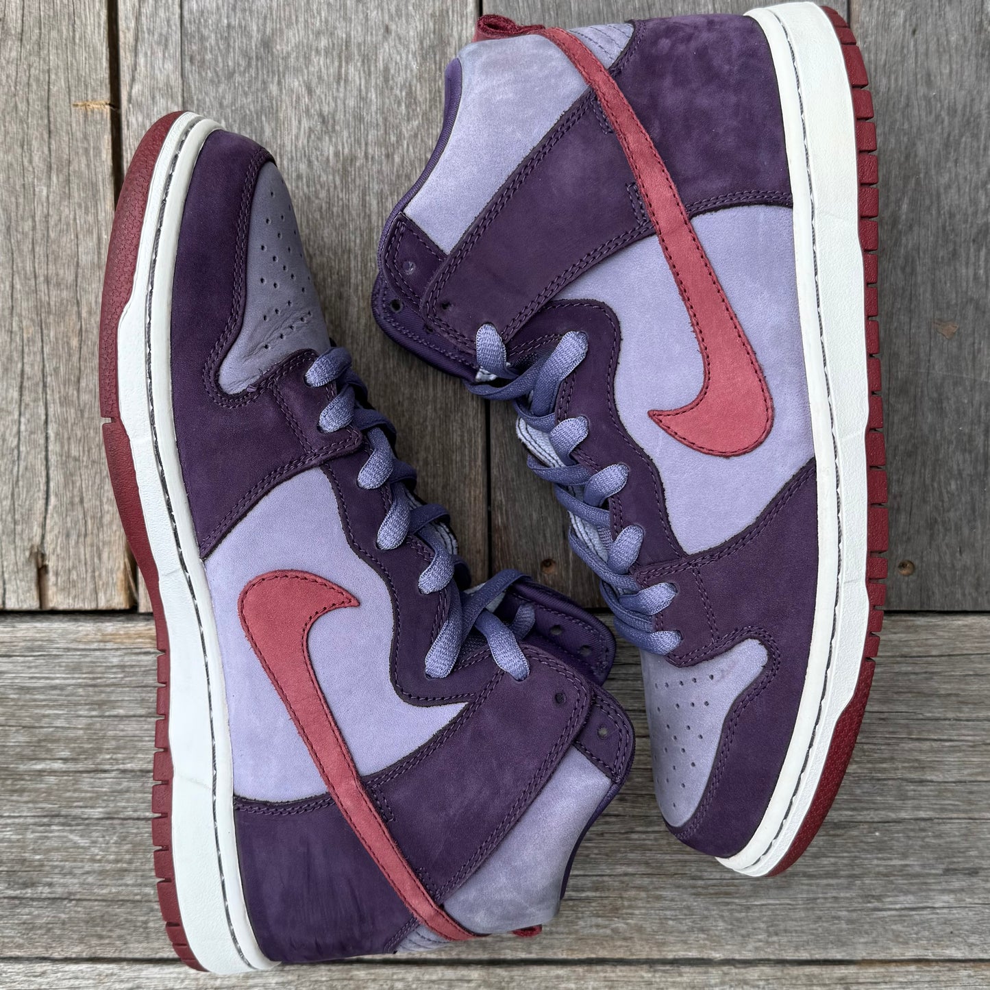 Nike SB Dunk High Plum Size 10