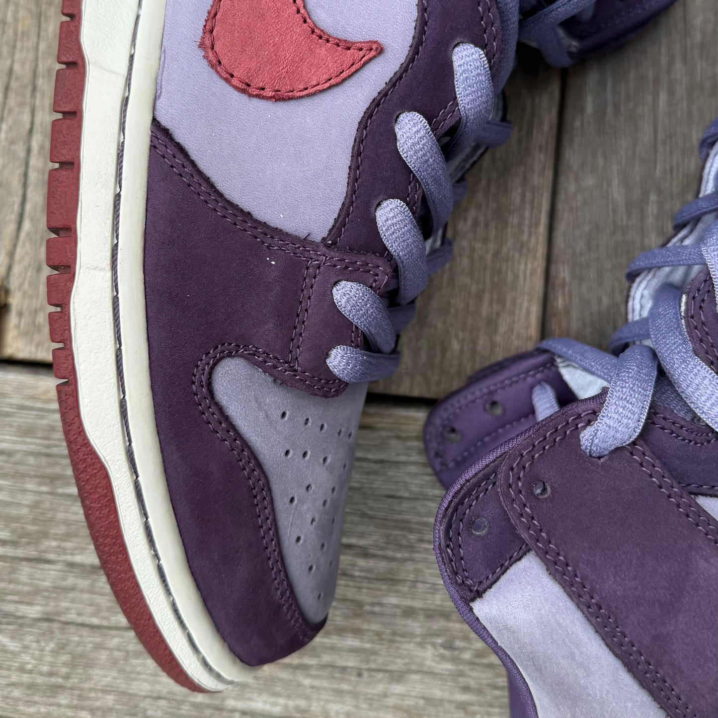 Nike SB Dunk High Plum Size 10