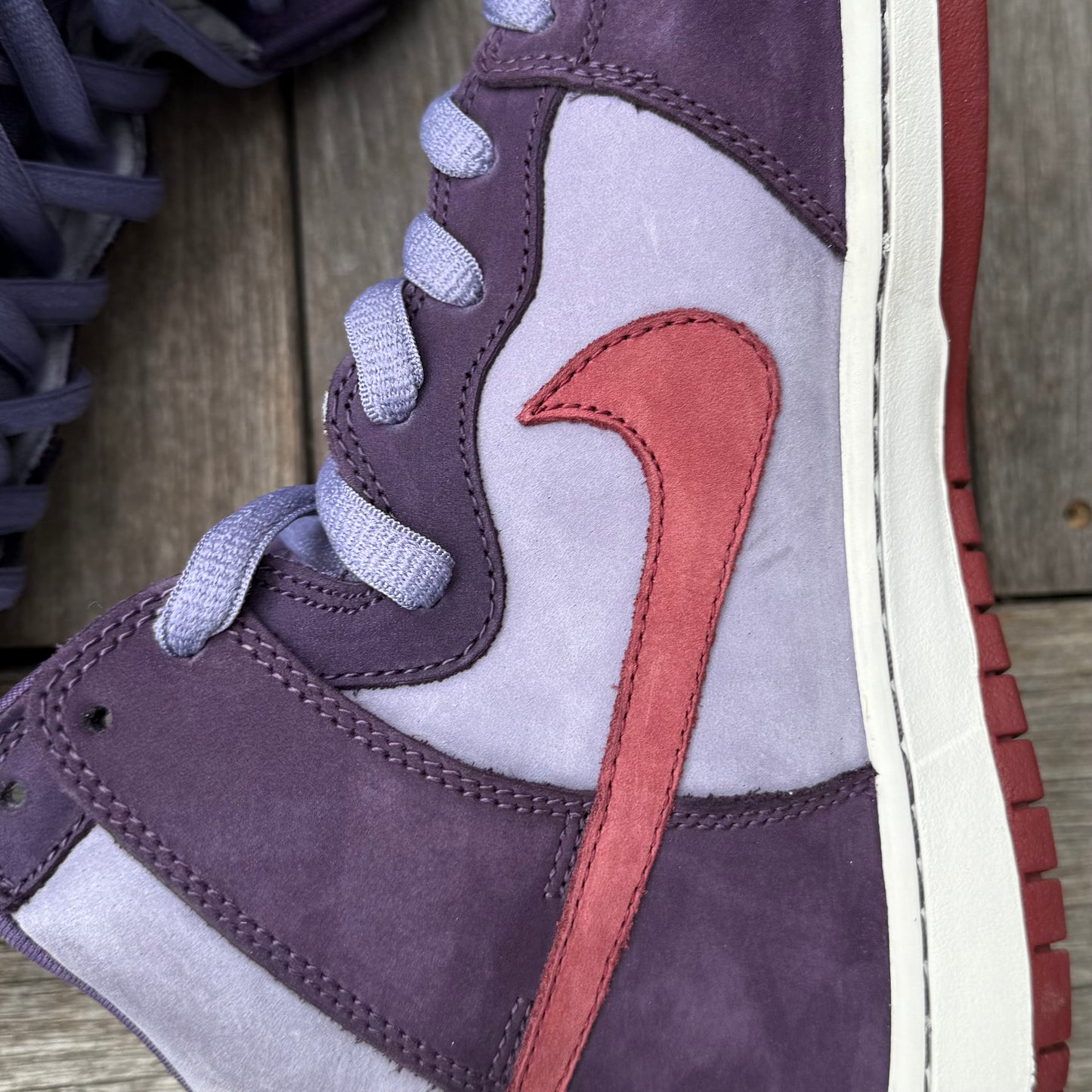 Nike SB Dunk High Plum Size 10