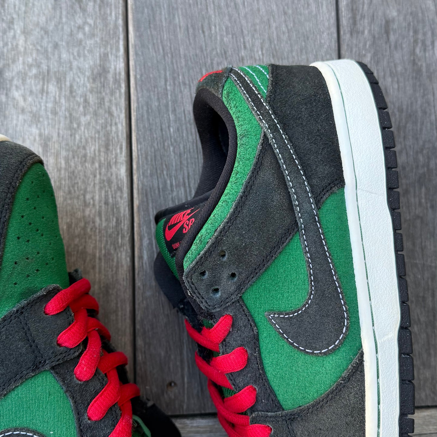 Nike SB Dunk Low Pine Green Size 10.5