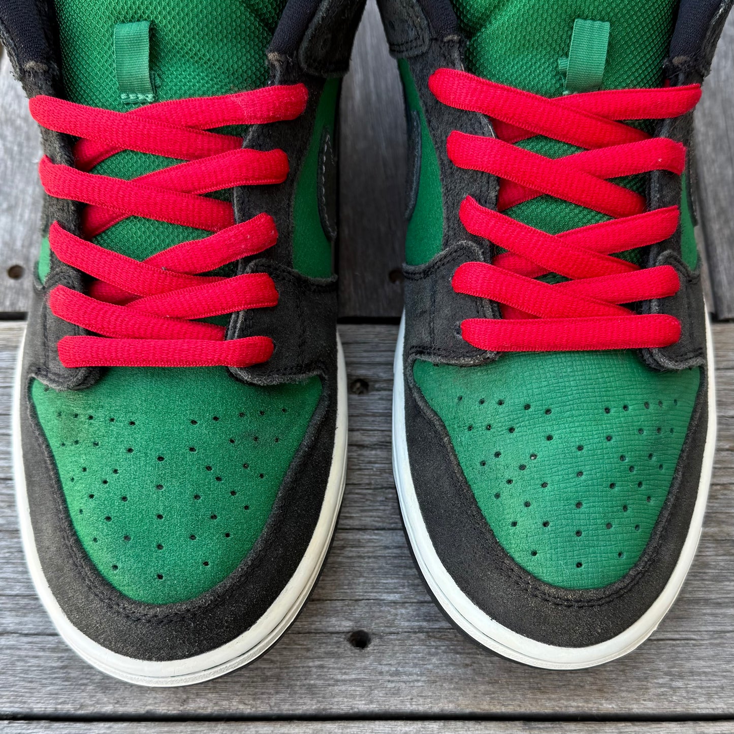 Nike SB Dunk Low Pine Green Size 10.5