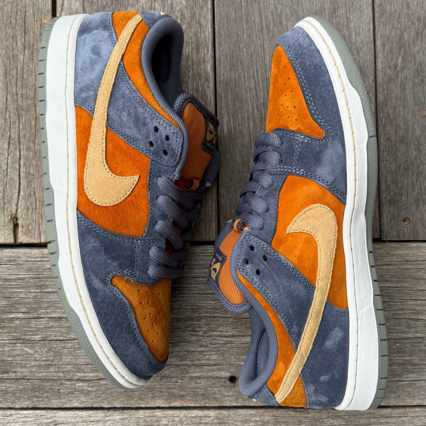 Nike SB Dunk Low Light Carbon Monarch Size 9.5