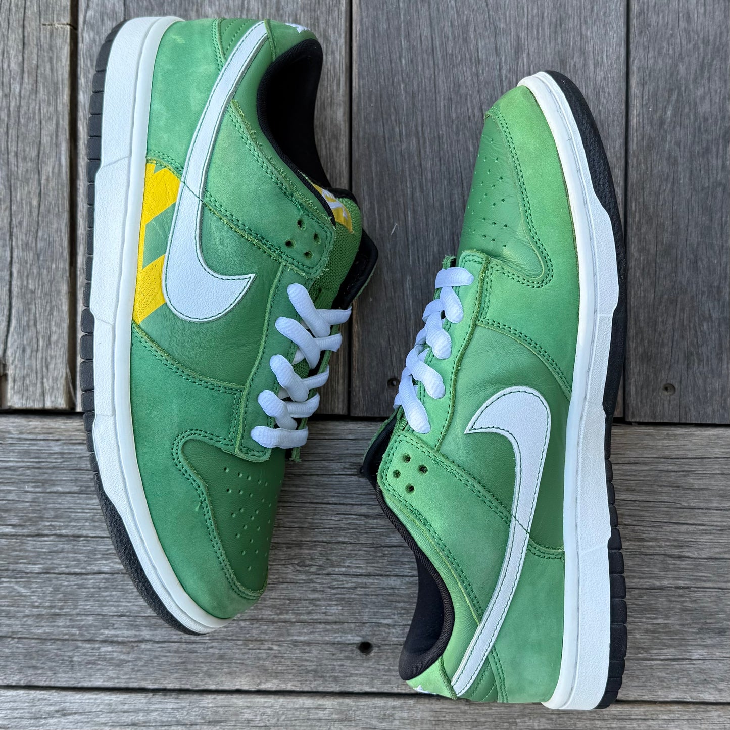 Nike SB Dunk Low Green Tokyo Taxi Size 8.5