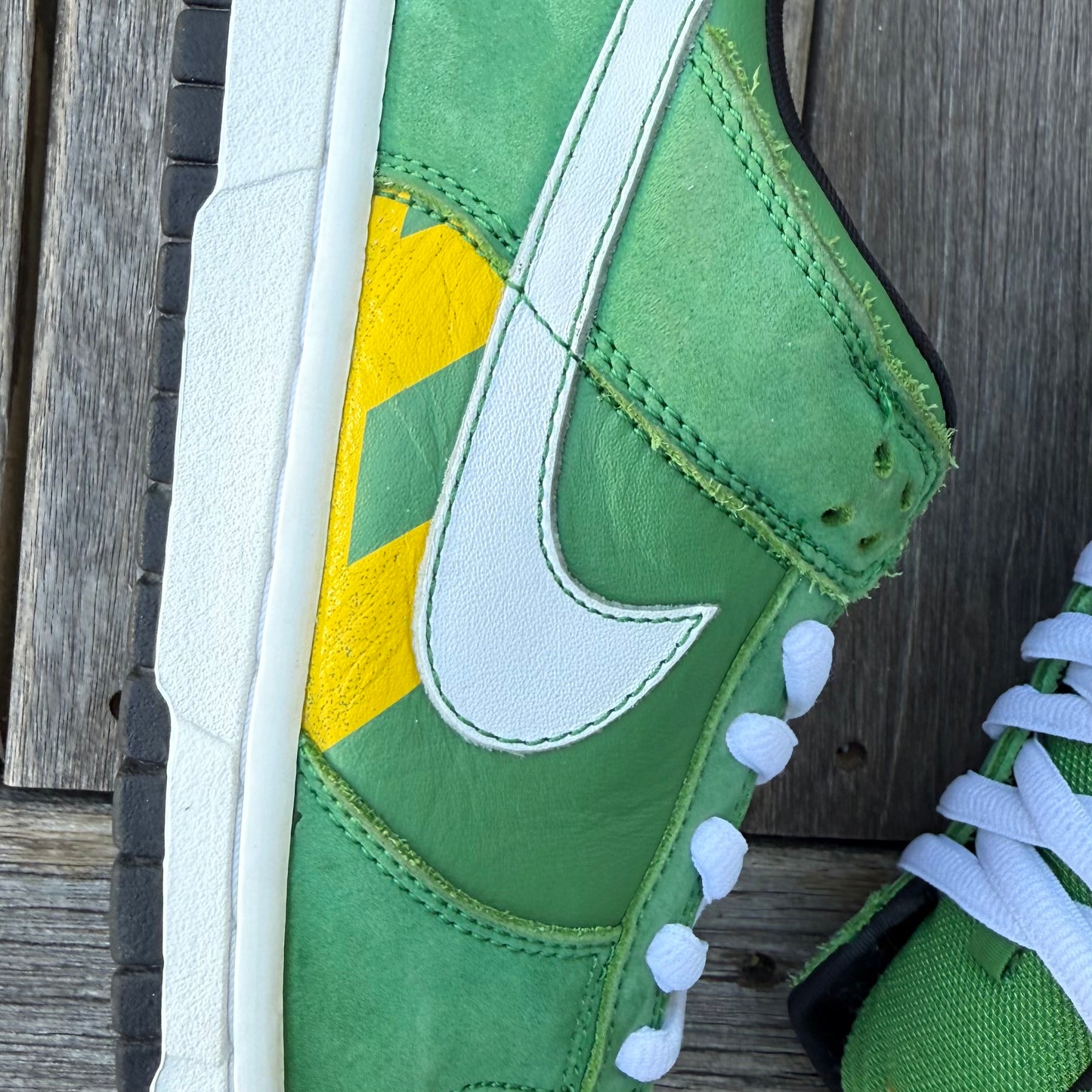 Nike SB Dunk Low Green Tokyo Taxi Size 8.5
