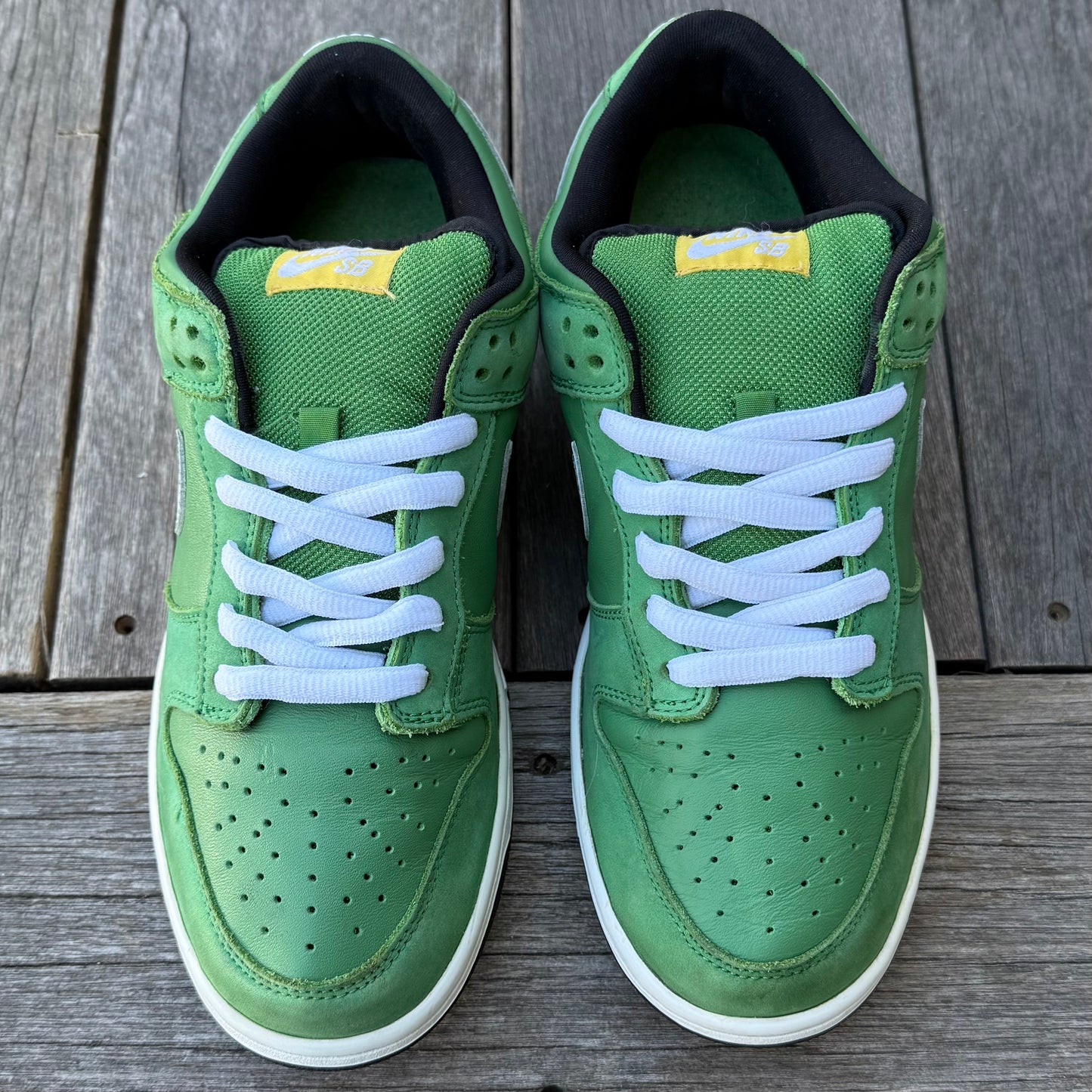 Nike SB Dunk Low Green Tokyo Taxi Size 8.5