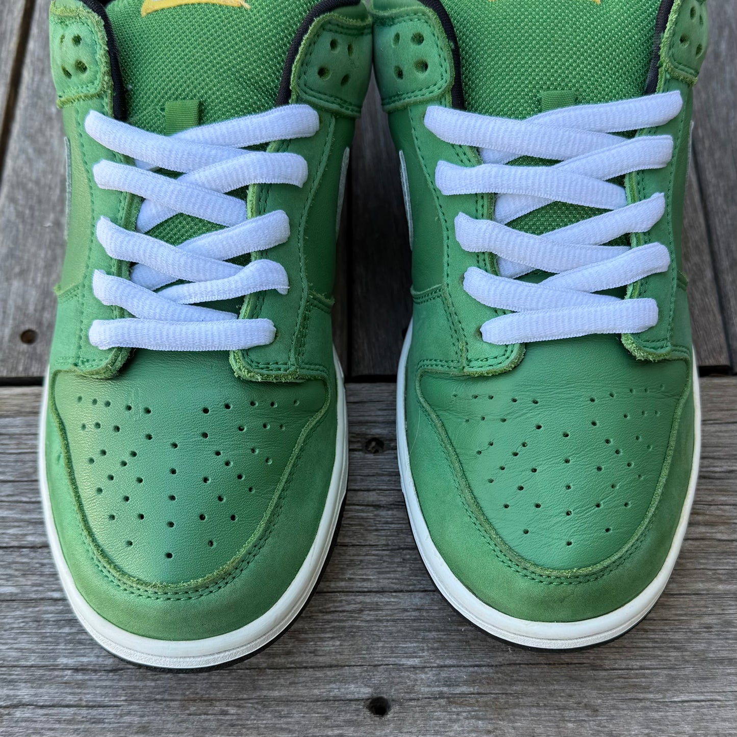 Nike SB Dunk Low Green Tokyo Taxi Size 8.5