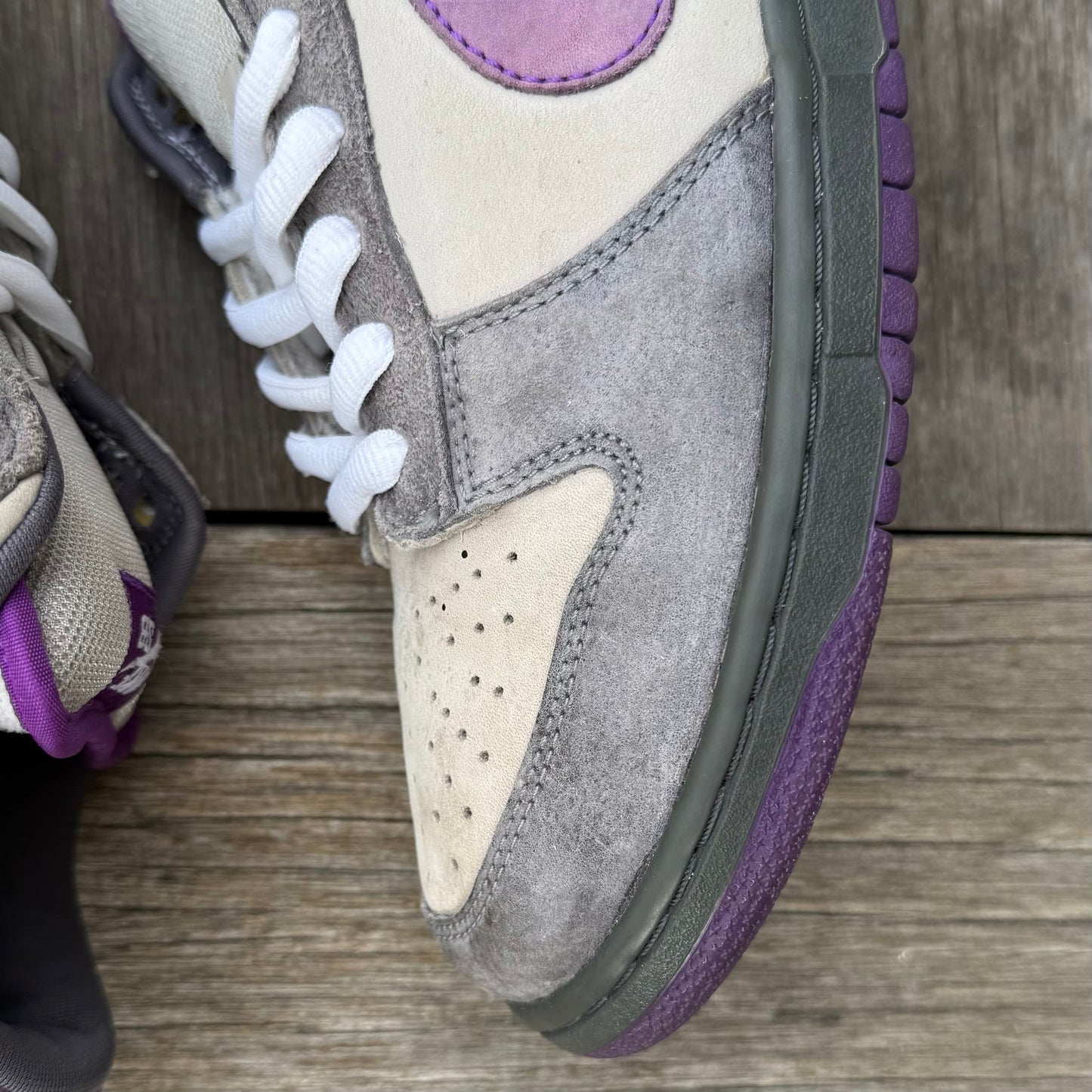 Nike SB Dunk Low Purple Pigeon Size 11