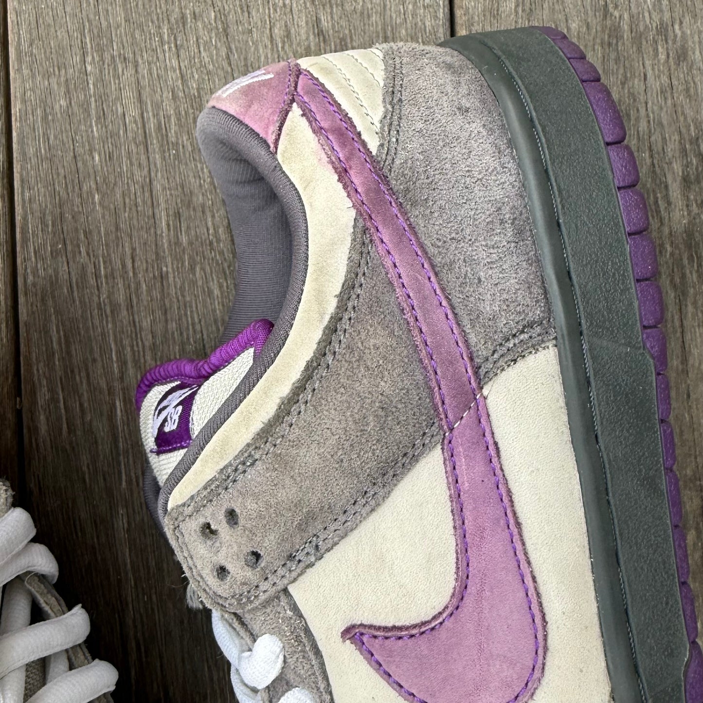 Nike SB Dunk Low Purple Pigeon Size 11